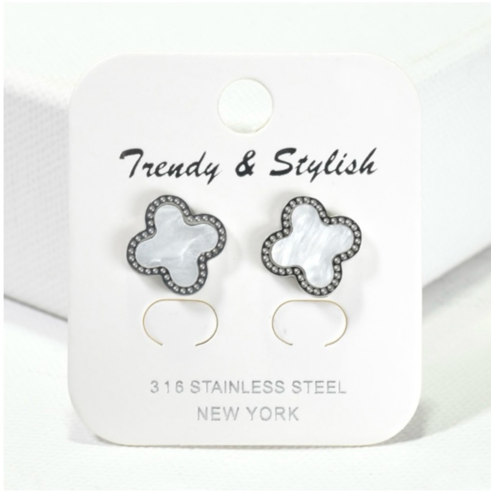 Silver clover earrings; stainless steel